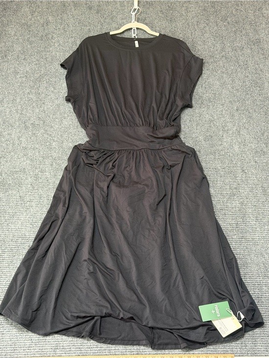 HALARA Dresses & Skirts - HALARA Black Short-Sleeve Midi Dress with Elastic Waist nwt